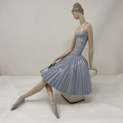 Elegant Lladro Porcelain Ballerina Figurine in Blue Dress – Seated Dancer