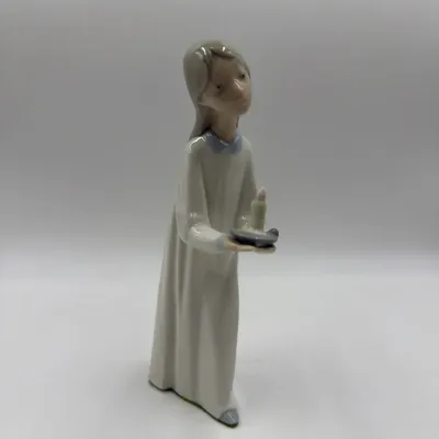 Lladró Porcelain Girl Holding Candle Figuri