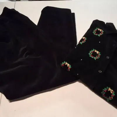 Quacker Factory 2-Piece Black Christmas Wreath Embroidered Outfit Size 1X 