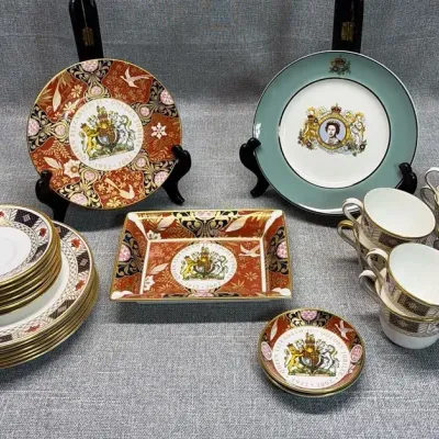 Royal Worcester Queen Elizabeth II Golden Jubilee And Royal Crown Derby China