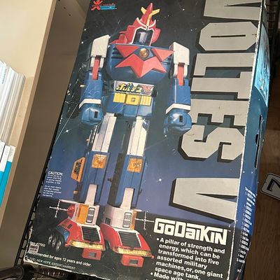 Sale Photo Thumbnail #33: Vintage 1980s Bandai Godaikin Voltes V die-cast metal robot toy in its original box, 