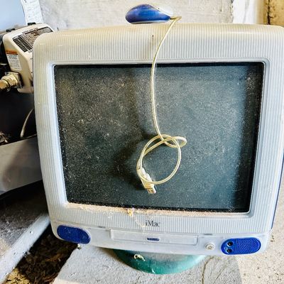 Sale Photo Thumbnail #185: Vintage Apple iMac G3 all-in-one computer 
