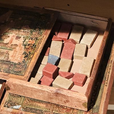 Sale Photo Thumbnail #5: Antique Anchor Stone building block set in its original wooden box, featuring US patent dates from 1900. 
