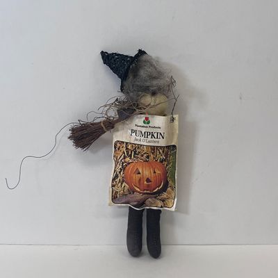 LOT 59: Huge Halloween Lot