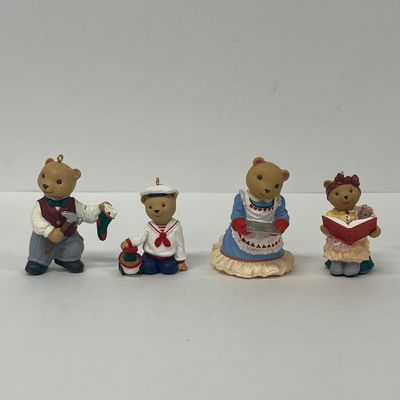 LOT 62: Christmas Ornament Lot