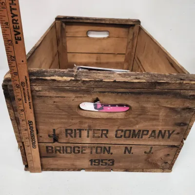 LOT 68: Sewing Lot in Vintage Box