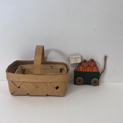 LOT 59: Huge Halloween Lot
