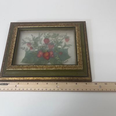 LOT 55: Strawberry Deco Lot