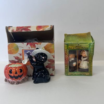 LOT 59: Huge Halloween Lot