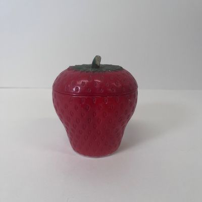 LOT 55: Strawberry Deco Lot