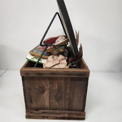 LOT 58: Christmas Lot