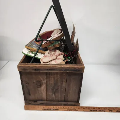 LOT 58: Christmas Lot