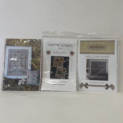 LOT 68: Sewing Lot in Vintage Box
