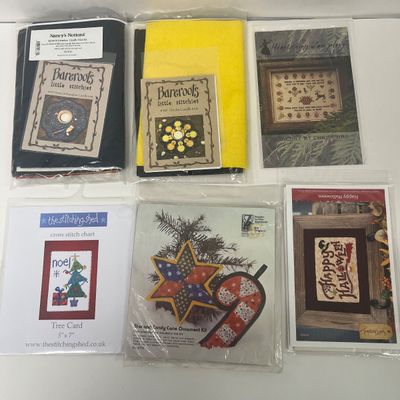 LOT 69: Home Decor/Sewing Lot in Vintage Box