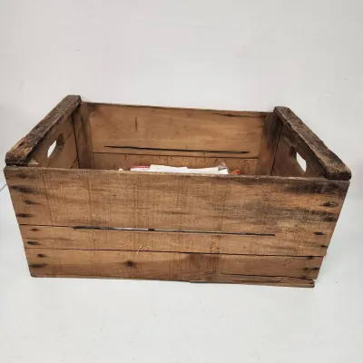 LOT 68: Sewing Lot in Vintage Box