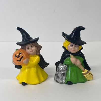LOT 59: Huge Halloween Lot