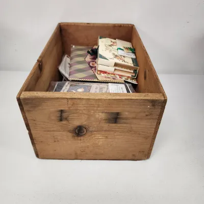 LOT 69: Home Decor/Sewing Lot in Vintage Box