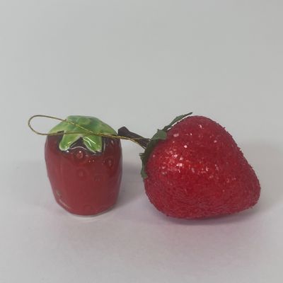 LOT 55: Strawberry Deco Lot