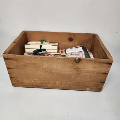LOT 69: Home Decor/Sewing Lot in Vintage Box