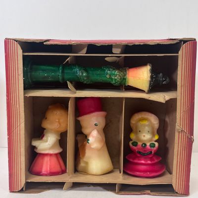 LOT 58: Christmas Lot