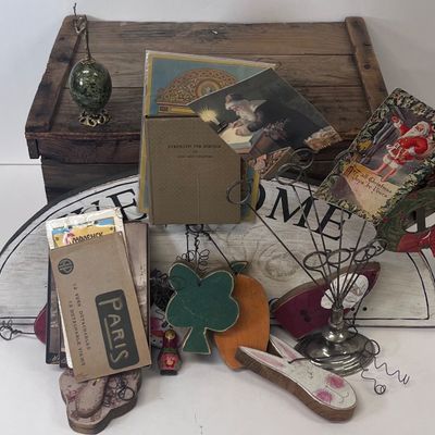 LOT 58: Christmas Lot