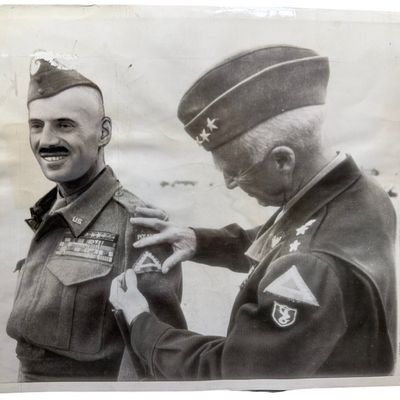 Sale Photo Thumbnail #389: WWII Original 1944 AP Wirephoto Lieutenant General George S. Patton and Polish General Wladyslaw Anders Insignia Exchange