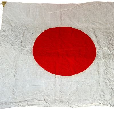 Sale Photo Thumbnail #268: WWII Japanese National Hinomaru Flag with Gold Foil Corner Tabs
