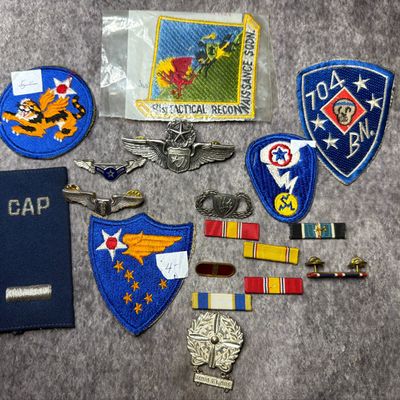 Sale Photo Thumbnail #334: WWII & Post WW2 United States Army Air Forces and Air Force Insignia, Badges, and Ribbon Bars