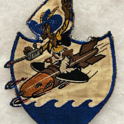 Sale Photo Thumbnail #475: WWII U.S. Navy VC-65 Composite Squadron Patch