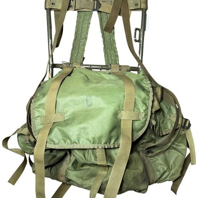 Sale Photo Thumbnail #536: US Army Vietnam War 1964 Dated Lightweight Rucksack with Welded Aluminum Frame and Instructions