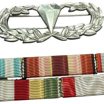 Sale Photo Thumbnail #276: A Group of US and Allied Military Insignia including Japan JGSDF Airborne Ranger Badge