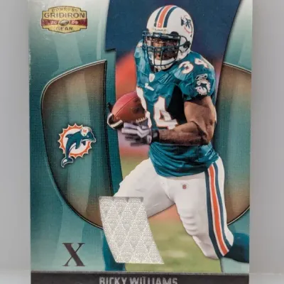 Sale Photo Thumbnail #763: 2009 Donruss Gridiron Gear Ricky Williams sports card featuring an embedded game-worn jersey swatch.