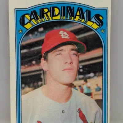 Sale Photo Thumbnail #481: 1972 Topps Ted Simmons #241 baseball card featuring the St. Louis Cardinals catcher.