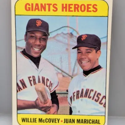 Sale Photo Thumbnail #672: 1969 Topps #425 'Giants Heroes' baseball card featuring Willie McCovey and Juan Marichal in good condition.