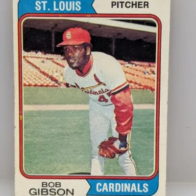 Sale Photo Thumbnail #219: 1975 Topps Bob Gibson #320 baseball card, featuring the Hall of Fame pitcher for the St. Louis Cardinals in vintage played condition.