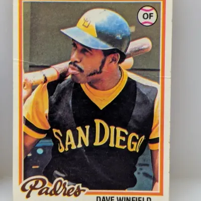 Sale Photo Thumbnail #586: 1978 Topps Dave Winfield baseball card (#120), featuring the San Diego Padres outfielder.