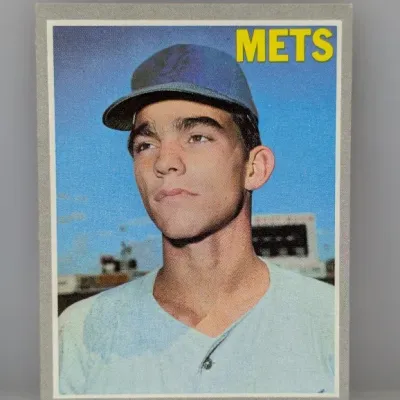 Sale Photo Thumbnail #429: 1970 Topps Gary Gentry #123 baseball card featuring the New York Mets pitcher in a grey border design.