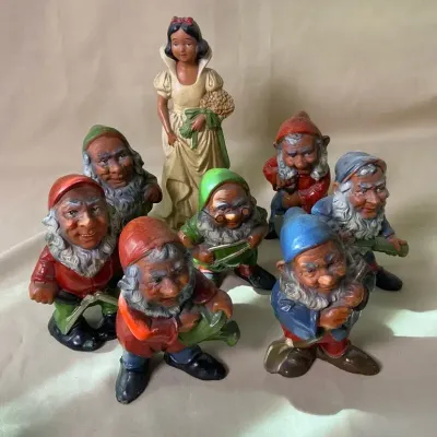 Vintage Terracotta Snow White And the 7