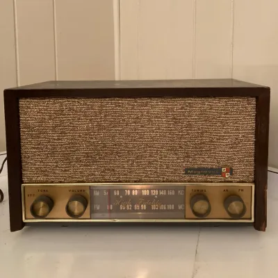 1960s Magnavox High Fidelity AM/FM Radio 