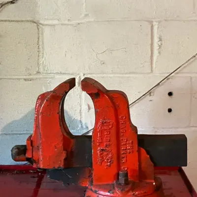Charles Parker Co. No. 435 Vintage Heavy-Duty Bench Vise