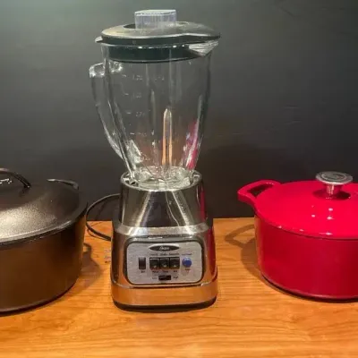 2 Dutch Ovens & Osterizer