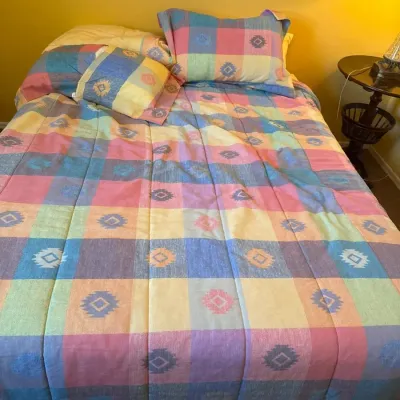 Queen Size Bed With Bedding