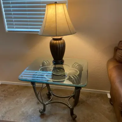 Elegant End Table & Lamp