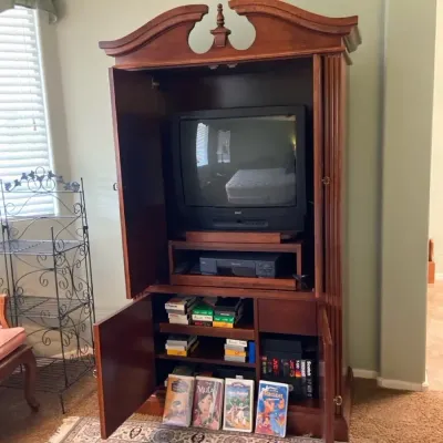 RCA TV, VCR & Cabinet