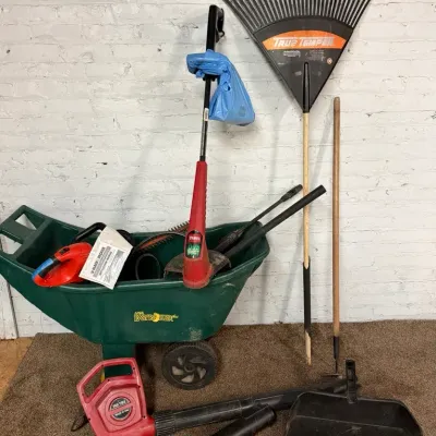 Outdoor Lawn & Yard Tools W/ Ames EasyRoller Plus Dump Cart