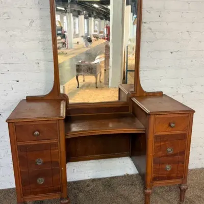 Tell City Furniture Vanity Or Dressing Table, Mid-Century Americana Piece