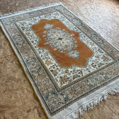 Hand Knotted Persian Style Wool Area Rug