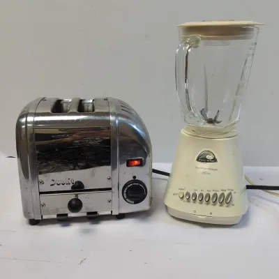 Dualit Two Slice Toaster, Hamilton Beach 14 Speed Blender