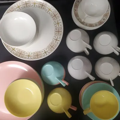 Plastic Dining Set Bundle- Pastels & Cream 70s Motif