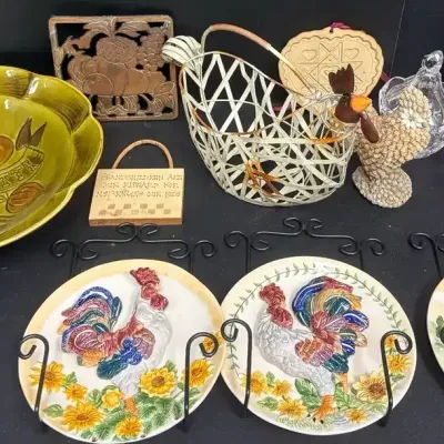 Vintage Spaghetti Bowl and Rooster Decor